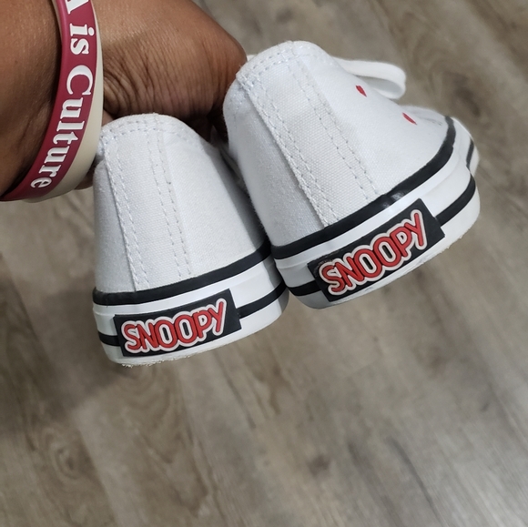 Peanuts Canvas Low Top Sneaker Shoes Snoopy Hearts White/Red/Black Size Kid's 3 - Picture 8 of 8